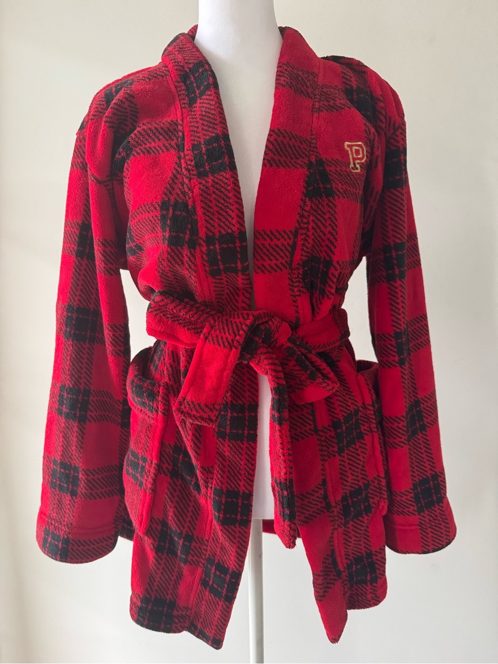 PINK Victoria's Secret Red and Black Plaid Robe